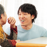 H.Tさん|介護福祉士 社会福祉法人ともしび福祉会 特別養護老人ホーム高槻ともしび苑 勤務 大阪府 府立門真西高校 出身</h4>